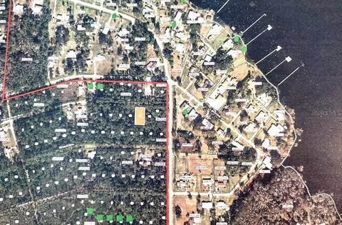 105 Hanselman Ave, Crescent City, FL 32112