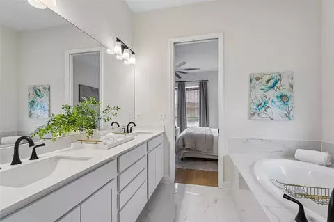 Bath - 136 Iris Creek Dr, Saint Augustine, FL 32092 photo 5 of 7