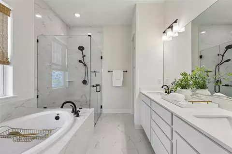 Bath - 136 Iris Creek Dr, Saint Augustine, FL 32092 photo 1 of 7