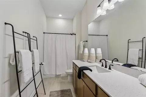 Bath - 136 Iris Creek Dr, Saint Augustine, FL 32092 photo 6 of 7