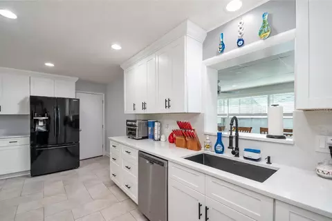 Kitchen - 5700 E Fort King St, Ocala, FL 34470 photo 4 of 7