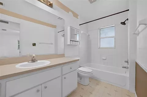 Bath - 6740 SE 52nd Pl, Ocala, FL 34472 photo 1 of 2