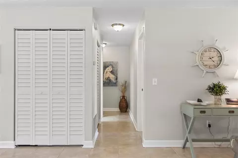 Entry Way - 8 Fleming Ct, Palm Coast, FL 32137 photo 4 of 4