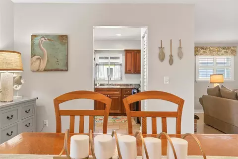 Dining - 8 Fleming Ct, Palm Coast, FL 32137 photo 4 of 5