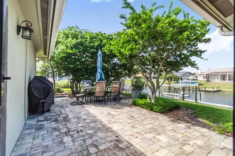 Exterior - 8 Fleming Ct, Palm Coast, FL 32137 photo 5 of 10