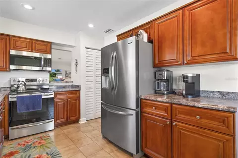 Kitchen - 8 Fleming Ct, Palm Coast, FL 32137 photo 2 of 6