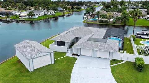 9 Castle Ct, Palm Coast, FL 32137