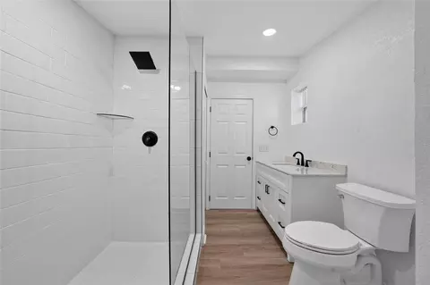 Bath - 675 Madeore St, Saint Augustine, FL 32084 photo 1 of 3