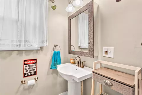 Bath - 93 Lincoln St, Saint Augustine, FL 32084 photo 3 of 5