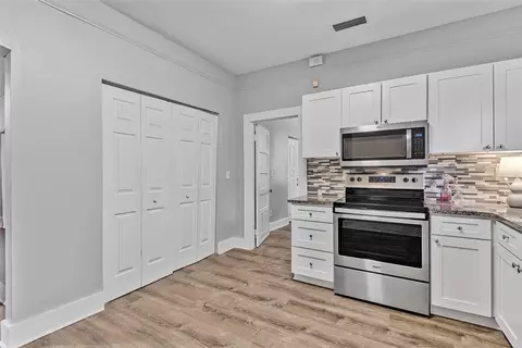 Kitchen - 93 Lincoln St, Saint Augustine, FL 32084 photo 5 of 7