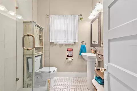 Bath - 93 Lincoln St, Saint Augustine, FL 32084 photo 2 of 5