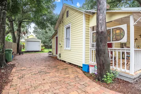 Exterior - 93 Lincoln St, Saint Augustine, FL 32084 photo 5 of 9