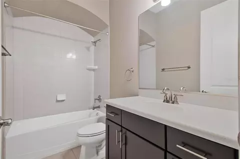 Bath - 627 Elk River Dr, Ormond Beach, FL 32174 photo 5 of 5