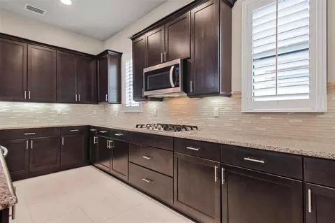 Kitchen - 627 Elk River Dr, Ormond Beach, FL 32174 photo 3 of 7