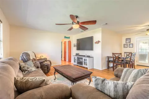Living - 192 Valencia Dr, Ormond Beach, FL 32176 photo 1 of 4