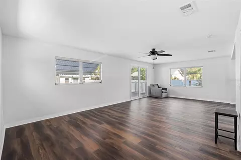 Living - 231 N Ridgewood Ave, Ormond Beach, FL 32174 photo 6 of 10