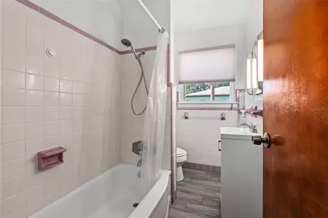 Bath - 231 N Ridgewood Ave, Ormond Beach, FL 32174 photo 2 of 2