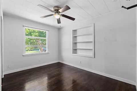 Bedroom - 231 N Ridgewood Ave, Ormond Beach, FL 32174 photo 3 of 5