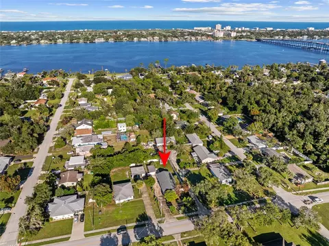 View/Area - 231 N Ridgewood Ave, Ormond Beach, FL 32174 photo 8 of 10