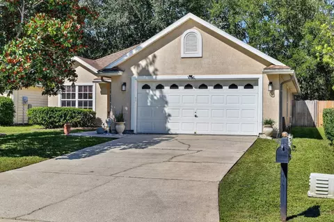 Exterior - 717 Mackenzie Cir, Saint Augustine, FL 32092 photo 2 of 11