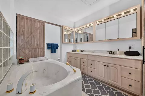 Bath - 121 Cone Rd, Ormond Beach, FL 32174 photo 1 of 4