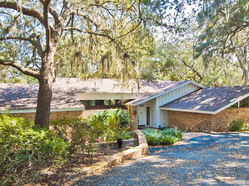 2030 Hillside Dr, Mount Dora, FL 32757 photo 1