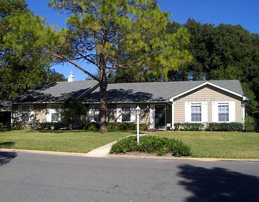 669 Clark Ct, Mount Dora, FL 32757 photo 1
