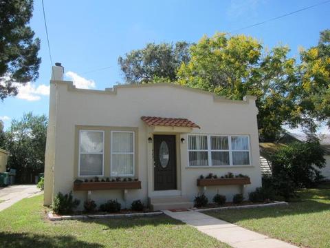 420 Palm Ave, Eustis, FL 32726 photo 1