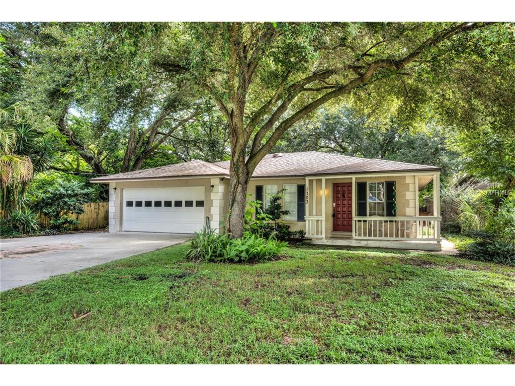 1303 E 5th Ave, Mount Dora, FL 32757 photo 1