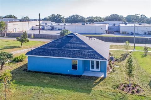 831 Maxwell Rd, Umatilla, FL 32784 photo 1