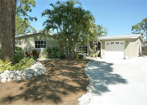 325 Aurora St E, Venice, FL 34285 photo 1