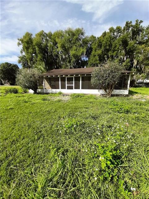 111 E Lakeview St, Umatilla, FL 32784 photo 1