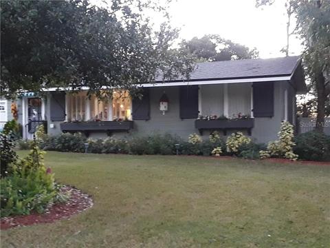 1403 Crestview Dr, Mount Dora, FL 32757 photo 1