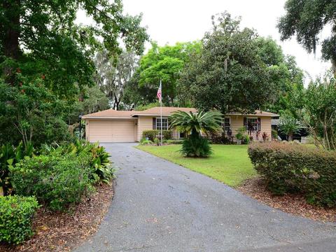 1221 Crestview Dr, Mount Dora, FL 32757 photo 1
