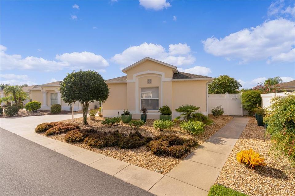 7856 SE 171st Harleston St, The Villages, FL 32162 1 photo MLS 