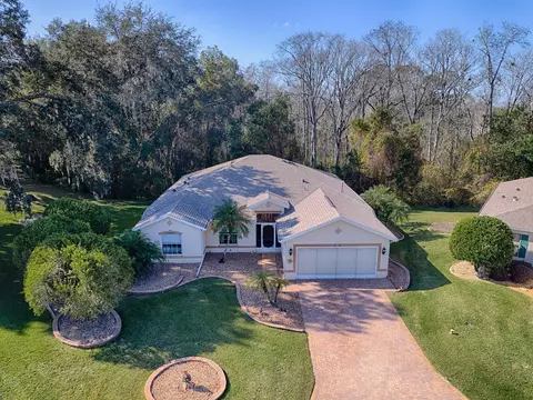 702 Old Oaks Ln, Leesburg, FL 34748