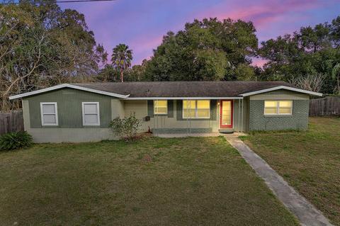 1945 Live Oak Dr, Fruitland Park, FL 34731