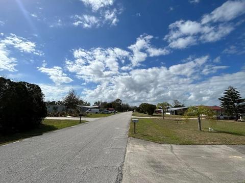 120 Hann St, Oak Hill, FL 32759