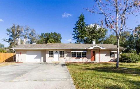 1223 E 2nd Ave, Mount Dora, FL 32757 photo 1