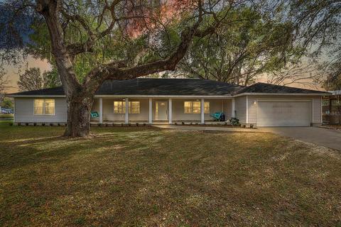 303 W Collins Ave, Bushnell, FL 33513