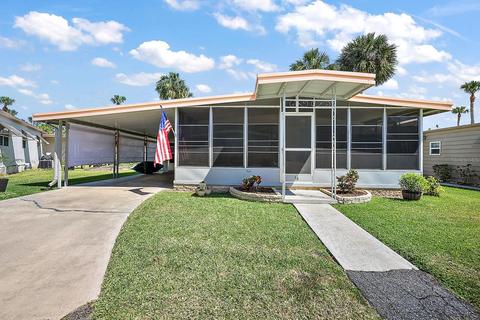 36 Cocos Plumosa Dr, Eustis, FL 32726