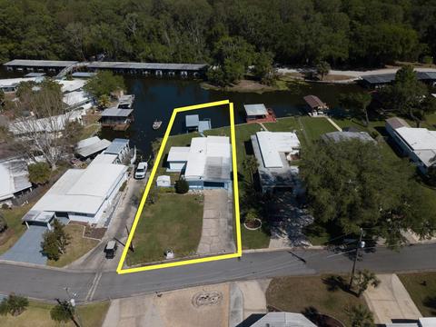 11611 Magnolia Ave, Tavares, FL 32778
