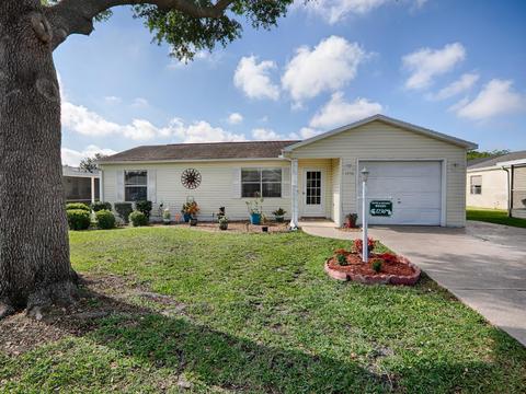 1236 Santos Pl, Lady Lake, FL 32159
