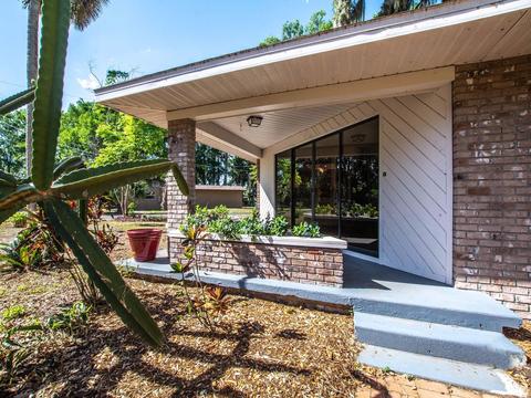 30715 Cove Rd, Tavares, FL 32778