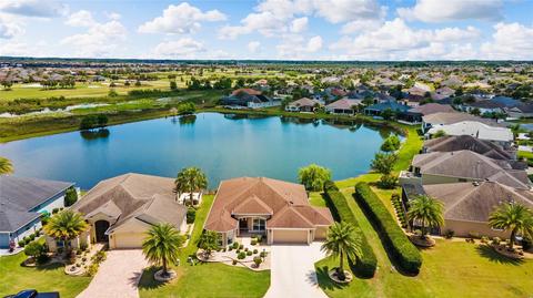 1902 Quailey Ct, The Villages, FL 32163