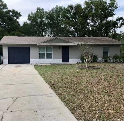 902 April Hills Blvd, Lady Lake, FL 32159