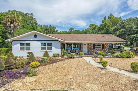 1208 W Lakeshore Dr, Clermont, FL 34711