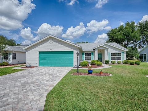 25309 River Crest Dr, Leesburg, FL 34748
