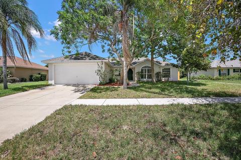 1310 Lake Idamere Blvd, Tavares, FL 32778
