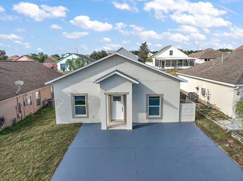 221 Nicholson Dr, Davenport, FL 33837